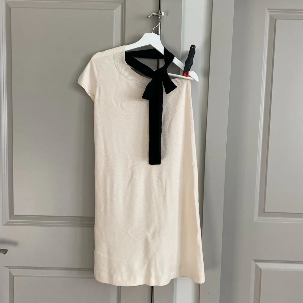 Chanel women vintage 2007 cream black knit dress size 40 $2999